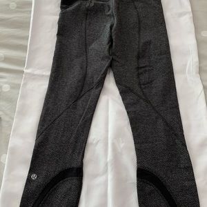 Grey pattern lululemon leggings